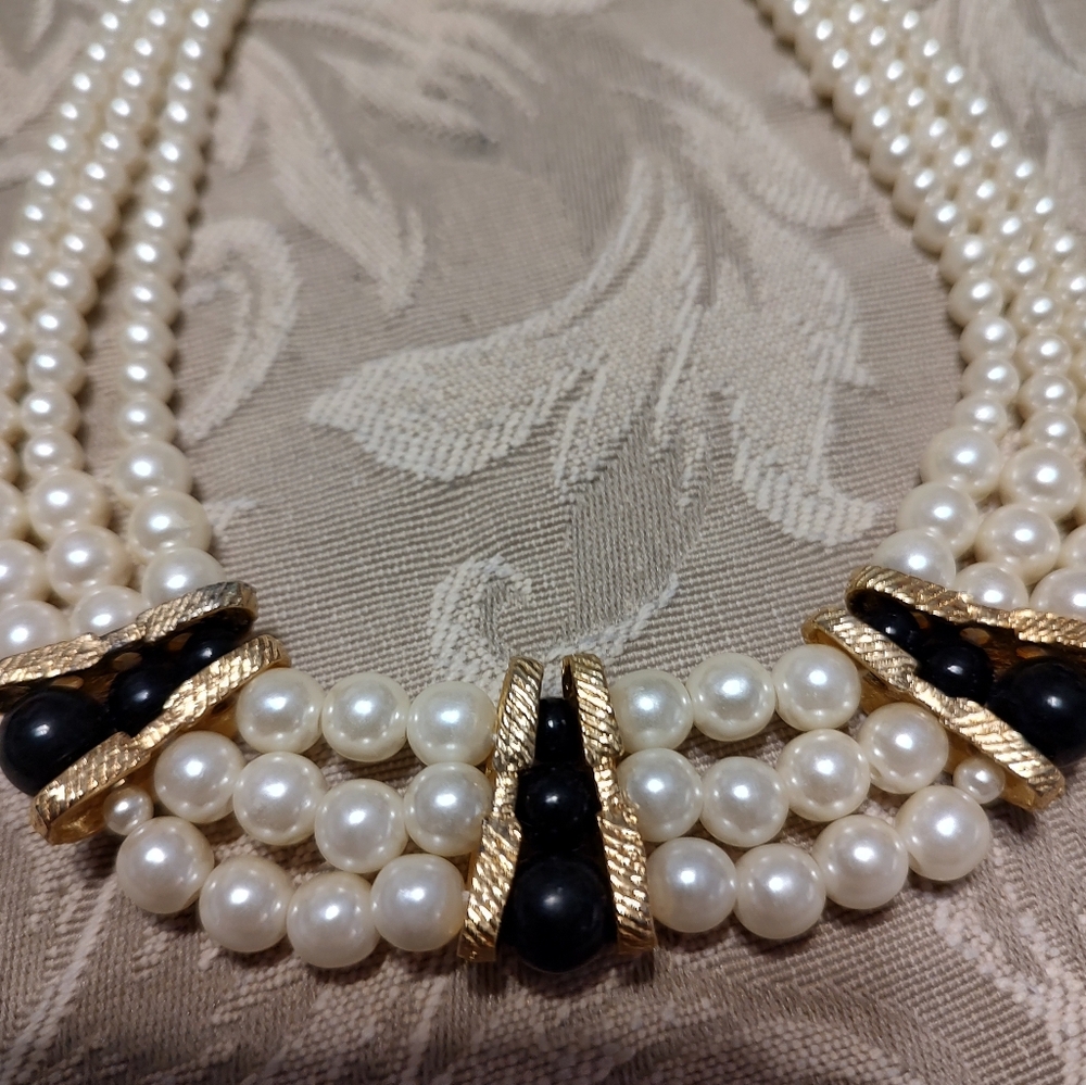 🎀 Sophisticated Art Deco Black Beaded & Ivory Pearl Statement Necklace - Picture 8 of 14